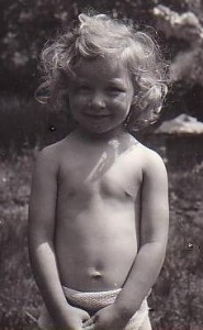 Een van de zeldzame foto's van Joanika als kind.