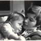 Joanika met haar dochter - 1971